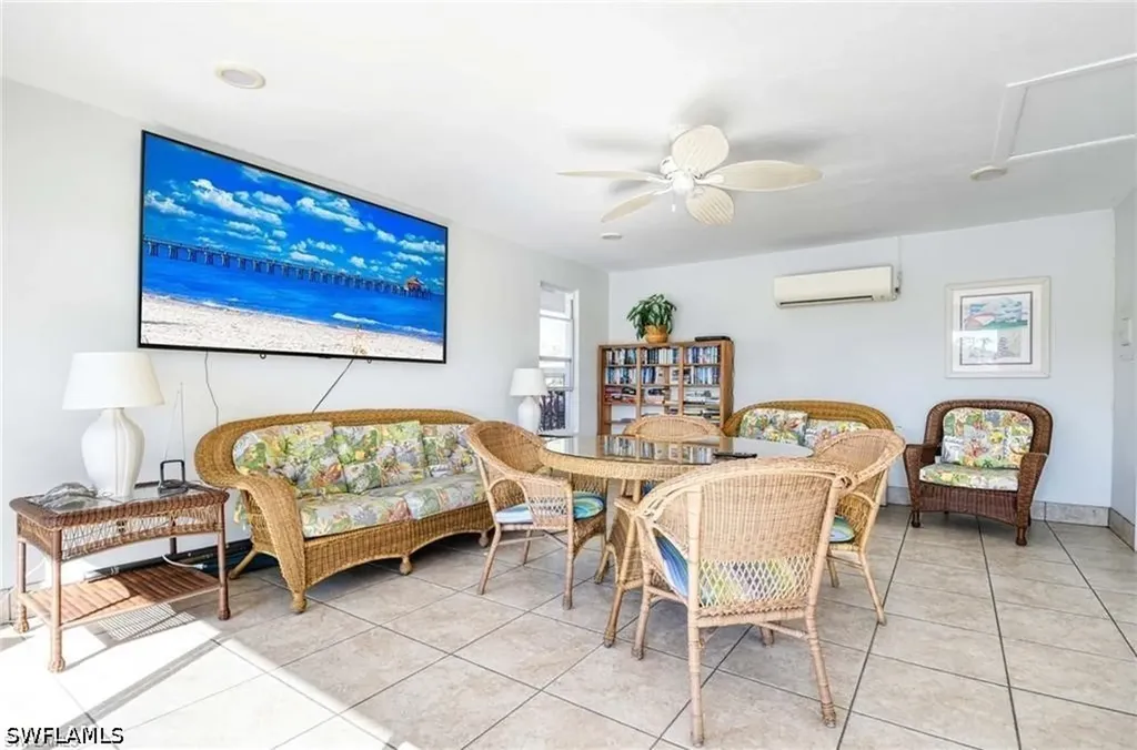 5651 Rattlesnake Hamm Road Naples FL 34113