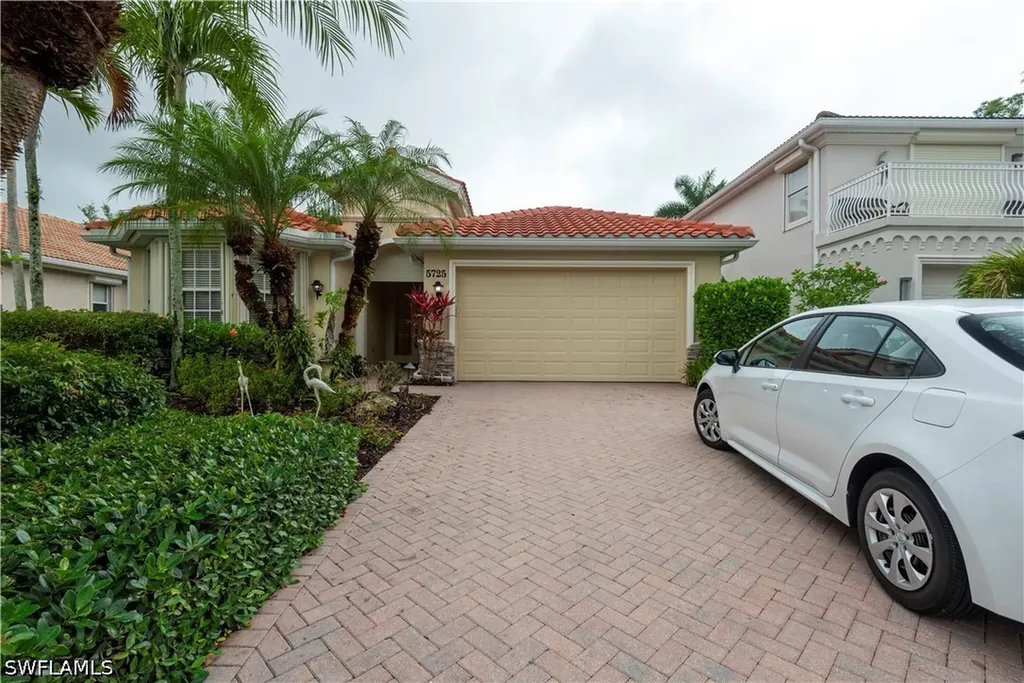 5725 Lago Villaggio Way Naples FL 34104