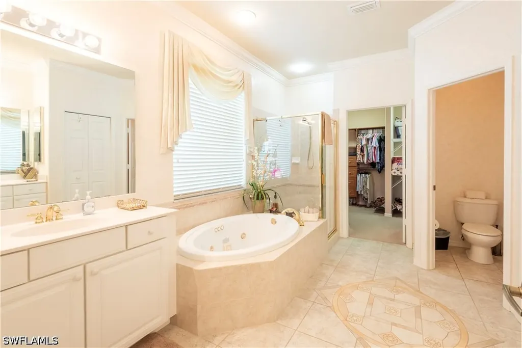 5725 Lago Villaggio Way Naples FL 34104