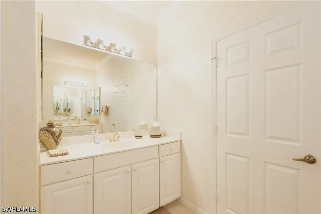 5725 Lago Villaggio Way Naples FL 34104