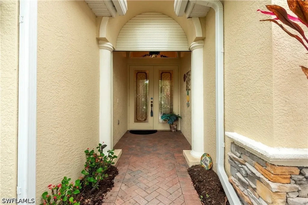 5725 Lago Villaggio Way Naples FL 34104