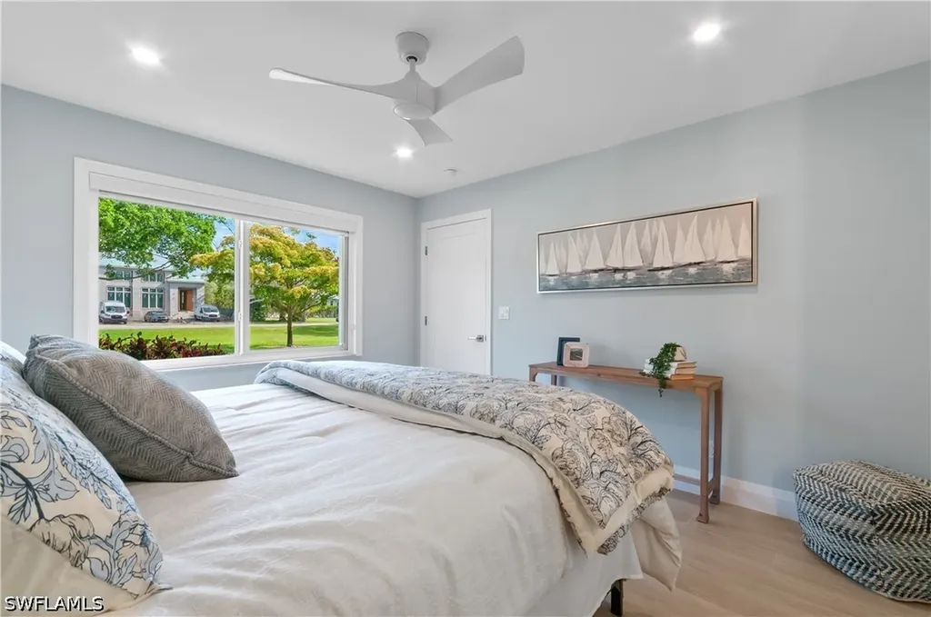 658 Broad Avenue S Naples FL 34102