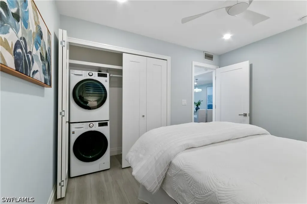 658 Broad Avenue S Naples FL 34102