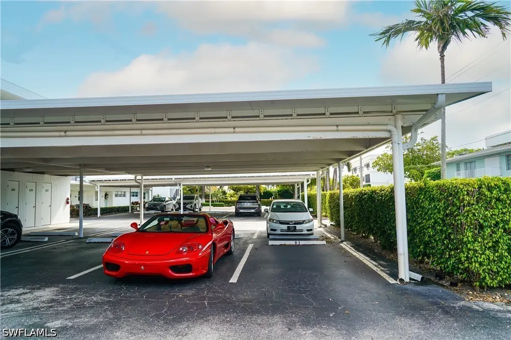 658 Broad Avenue S Naples FL 34102