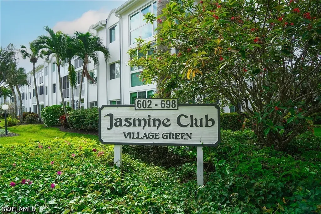 658 Broad Avenue S Naples FL 34102