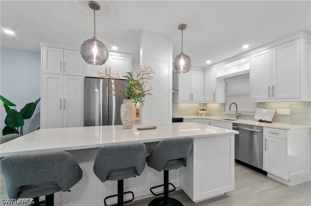 658 Broad Avenue S Naples FL 34102