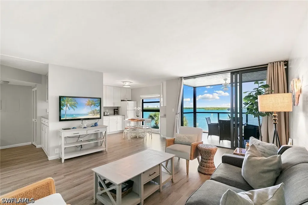 1085 Bald Eagle Drive Marco Island FL 34145