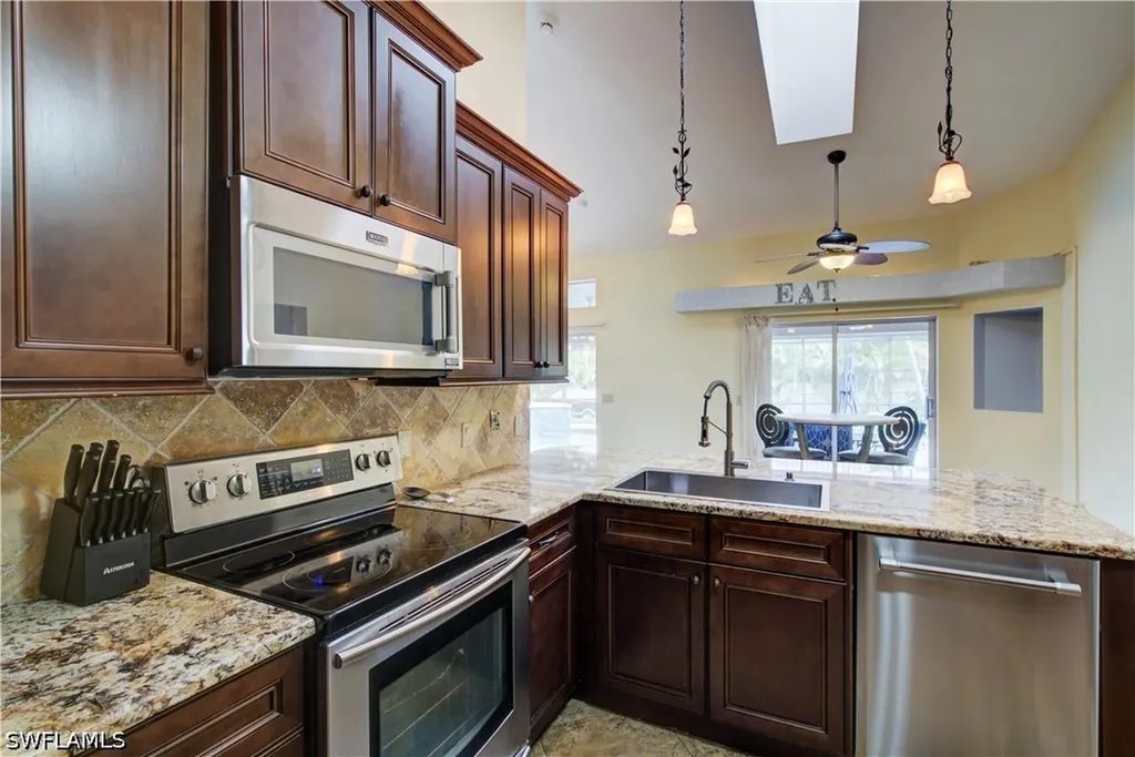 1929 SW 54th Lane Cape Coral FL 33914