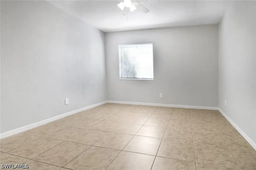 4635 Bayshore Drive Naples FL 34112