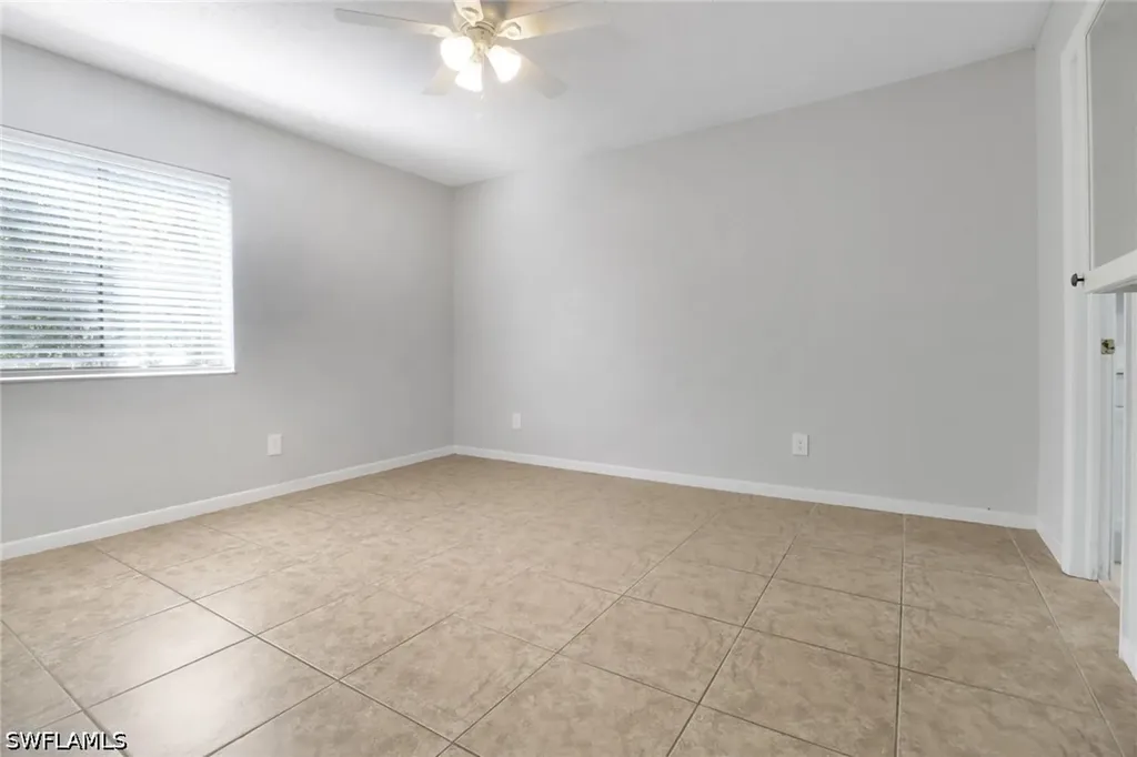 4635 Bayshore Drive Naples FL 34112