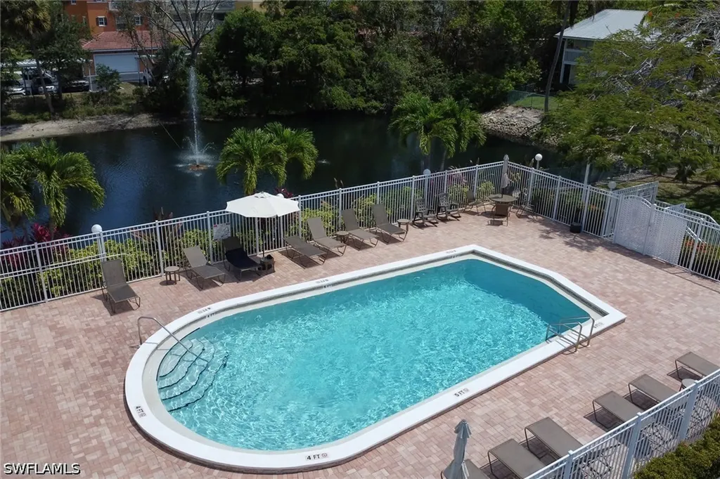 4635 Bayshore Drive Naples FL 34112