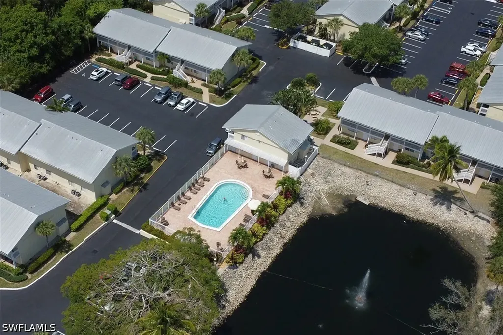 4635 Bayshore Drive Naples FL 34112