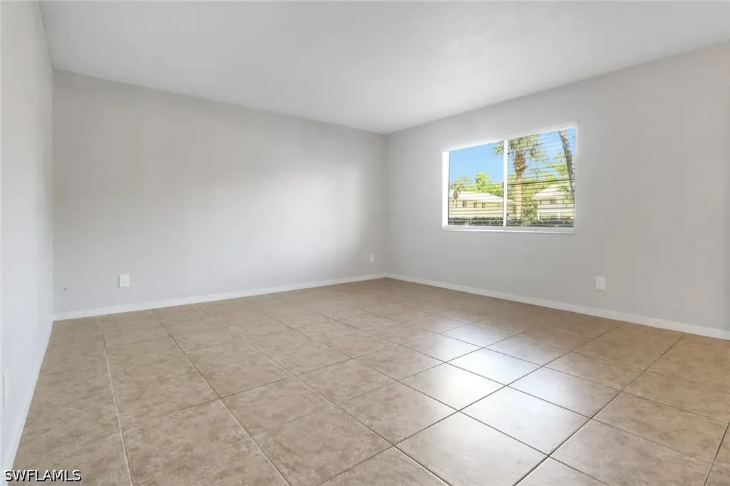 4635 Bayshore Drive Naples FL 34112