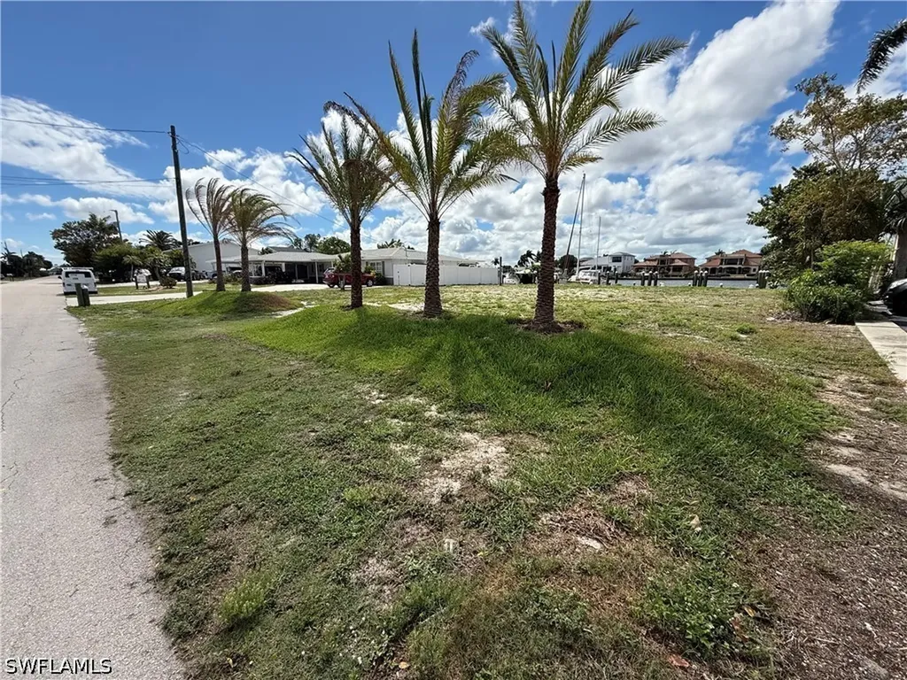 1722 Bikini Court Cape Coral FL 33904