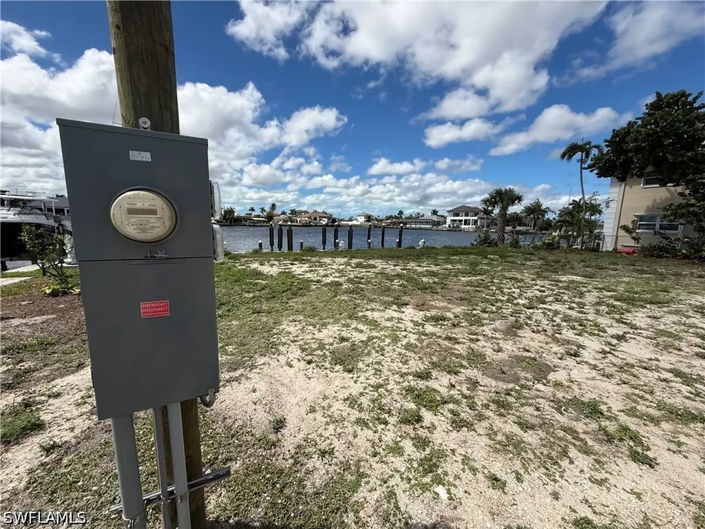 1722 Bikini Court Cape Coral FL 33904