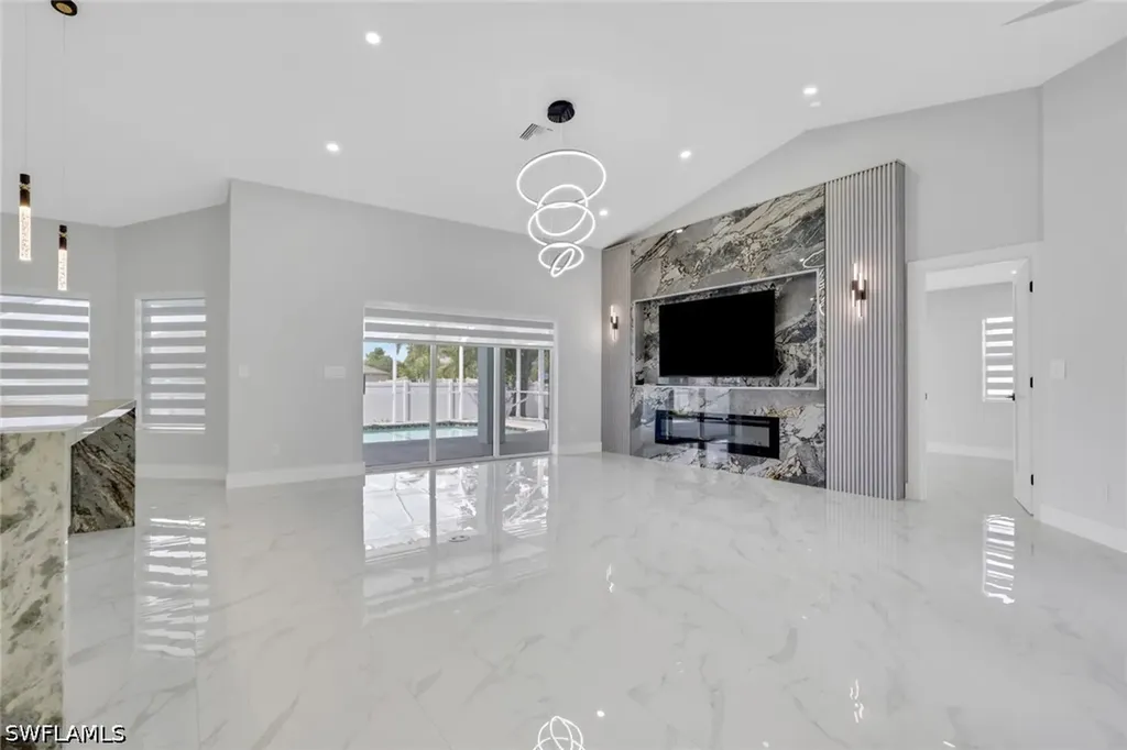 213 NW 1st Street Cape Coral FL 33993