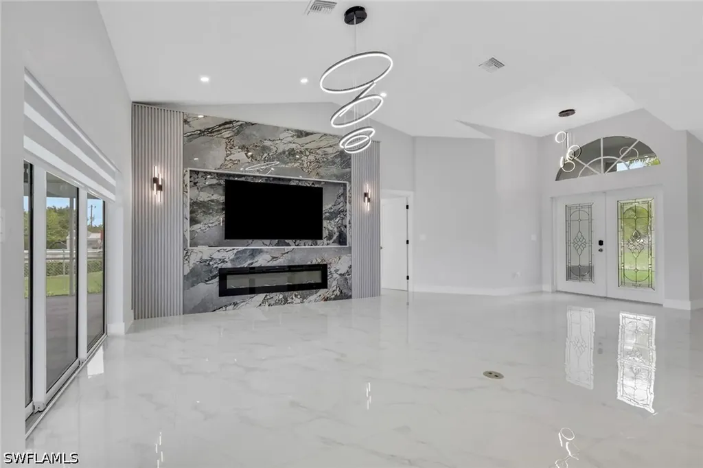 213 NW 1st Street Cape Coral FL 33993