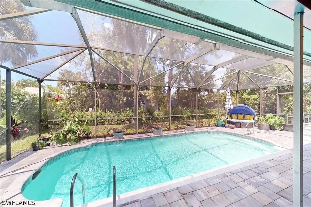 Naples FL, 4517 Parrot Avenue
