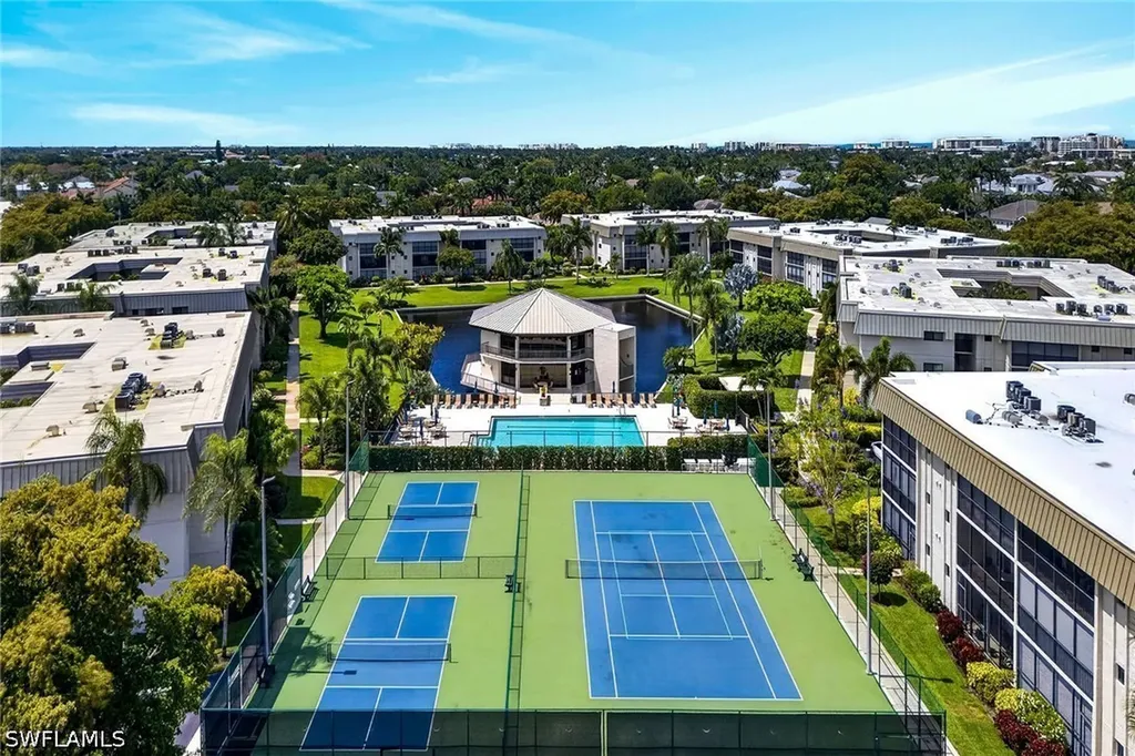 788 Park Shore Drive Naples FL 34103