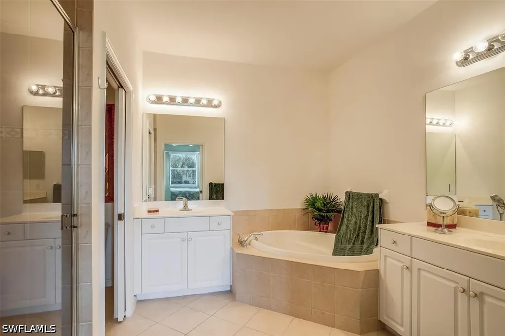 3980 Bishopwood Court E Naples FL 34114