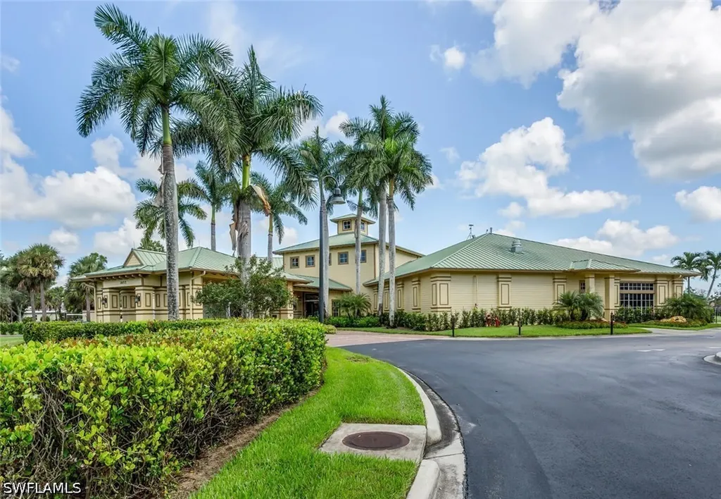 3980 Bishopwood Court E Naples FL 34114