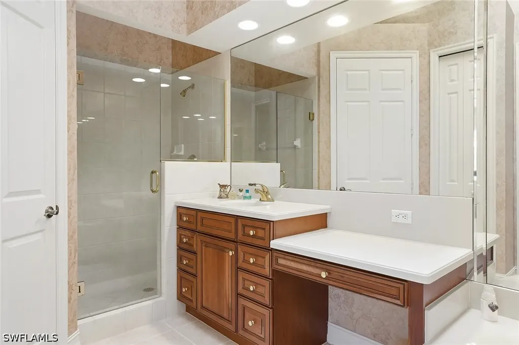 8605 Champions Point Naples FL 34113