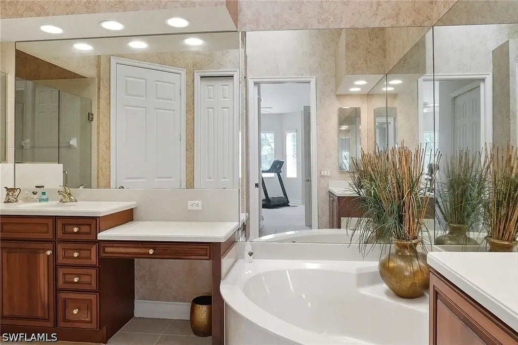 8605 Champions Point Naples FL 34113