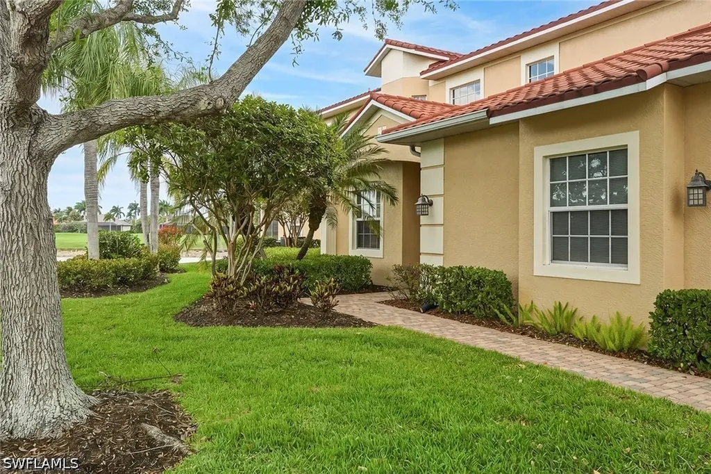 8605 Champions Point Naples FL 34113