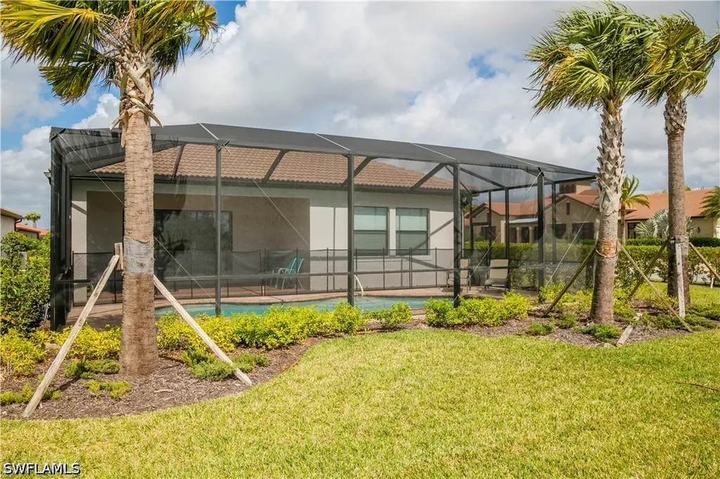 1466 Artesia Drive W Naples FL 34113
