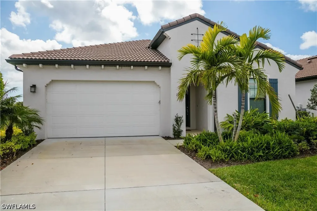 1466 Artesia Drive W Naples FL 34113