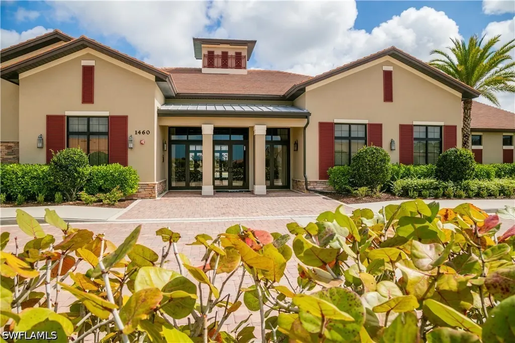 1466 Artesia Drive W Naples FL 34113