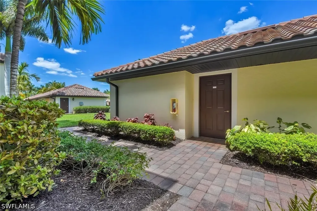 9528 Avellino Way Naples FL 34113