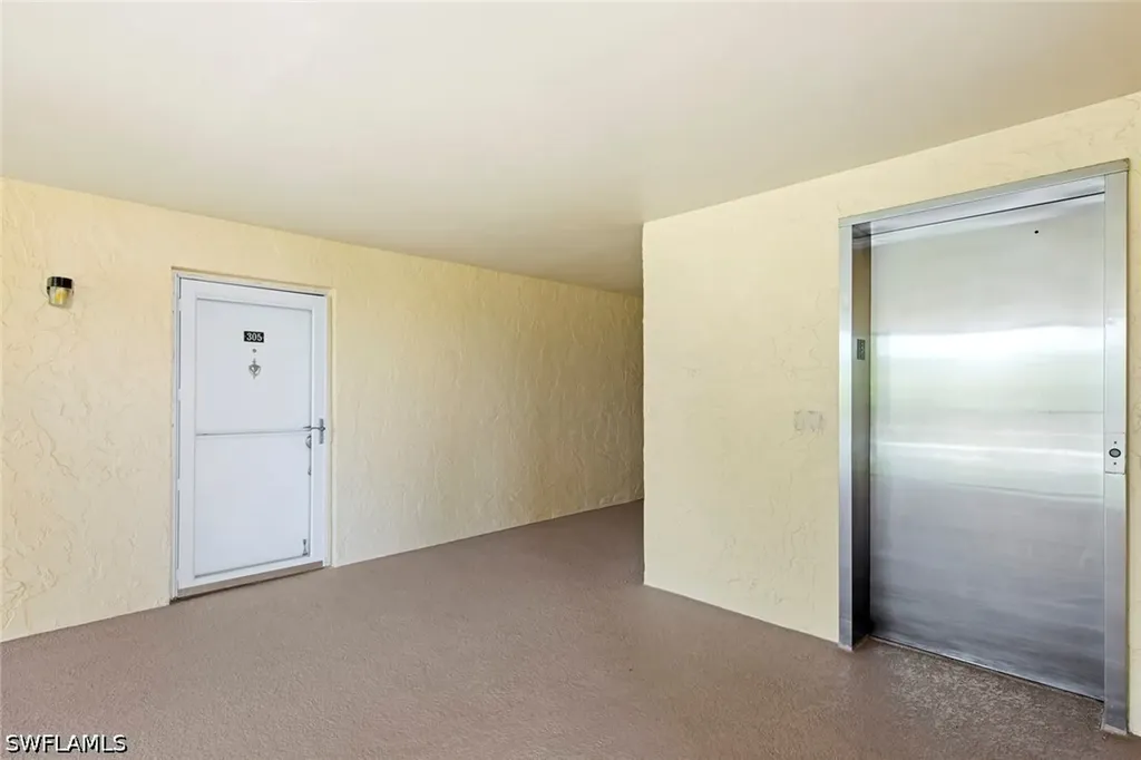 1085 Forest Lakes Drive Naples FL 34105