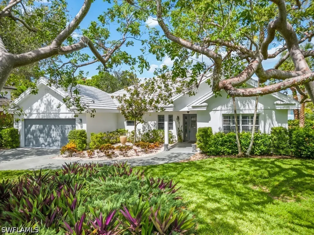 1131 Crayton Road Naples FL 34102