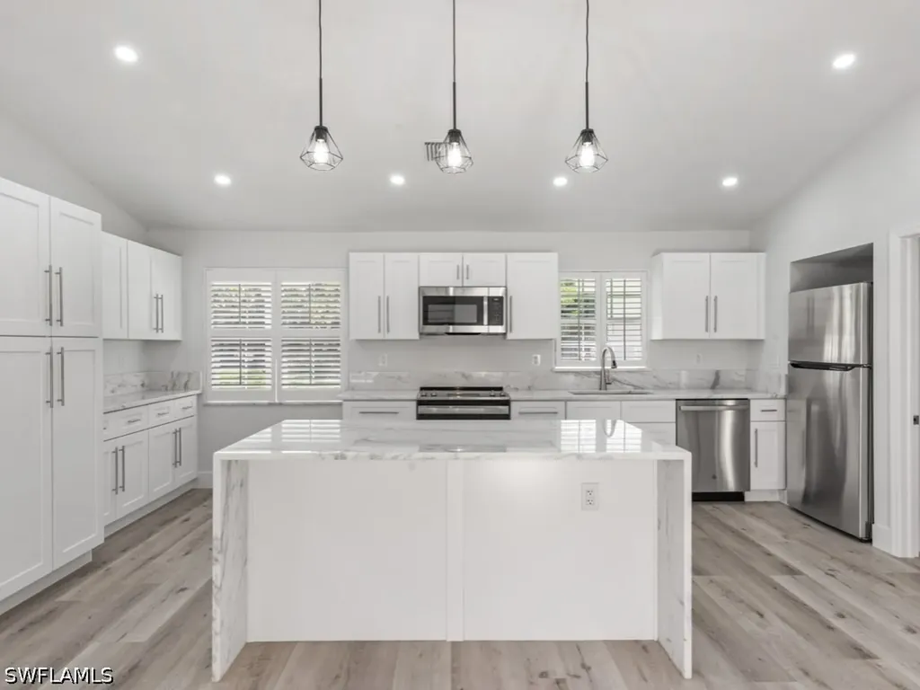 1131 Crayton Road Naples FL 34102