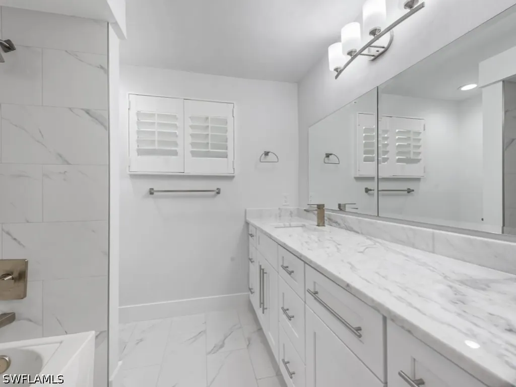1131 Crayton Road Naples FL 34102