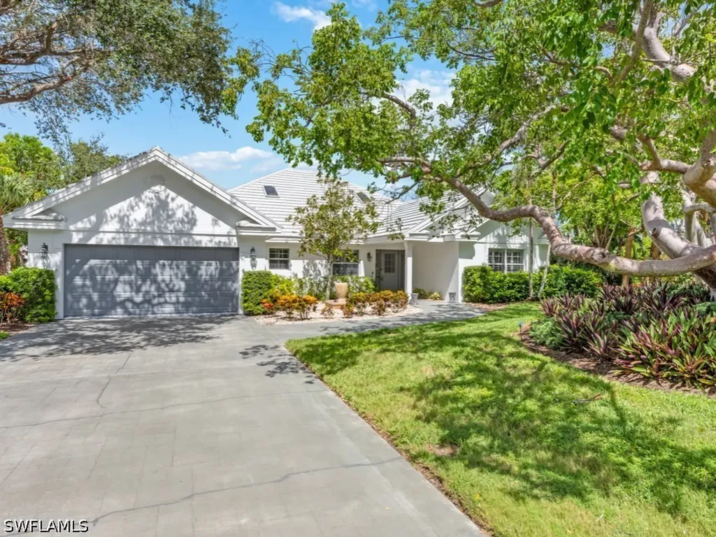 1131 Crayton Road Naples FL 34102