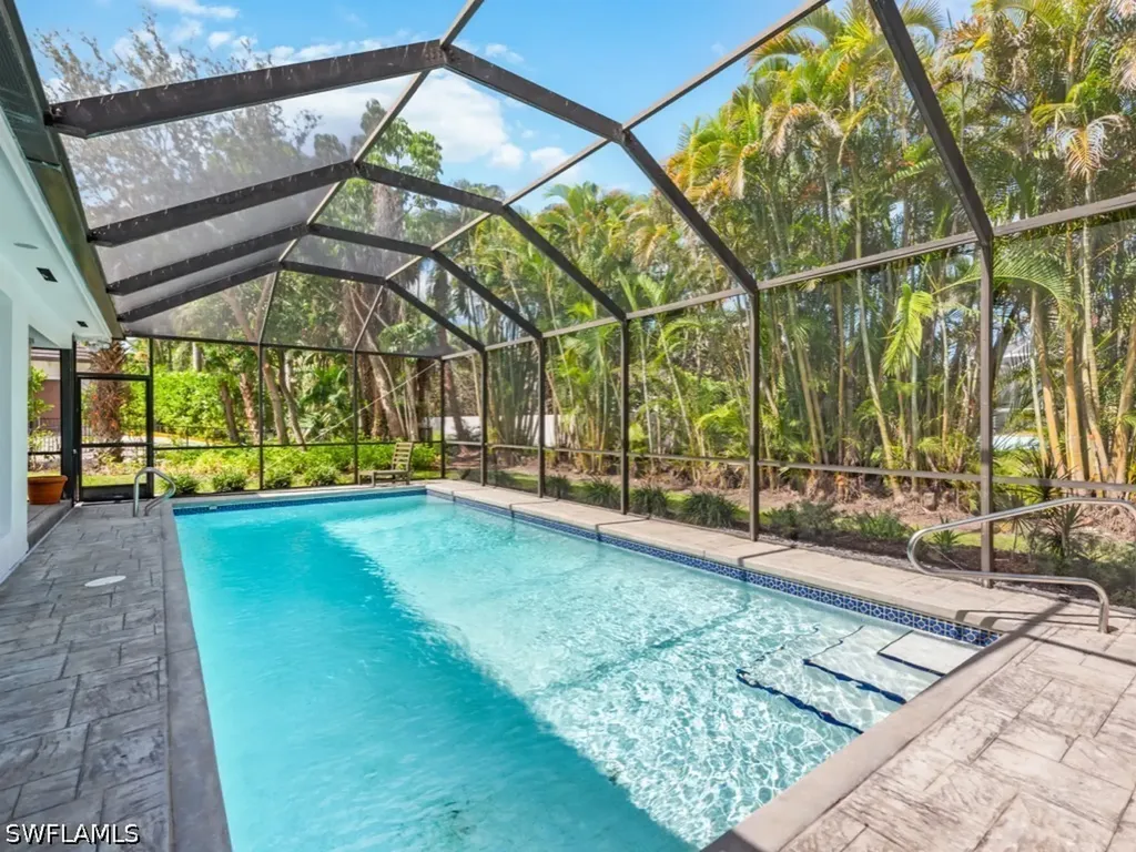 1131 Crayton Road Naples FL 34102