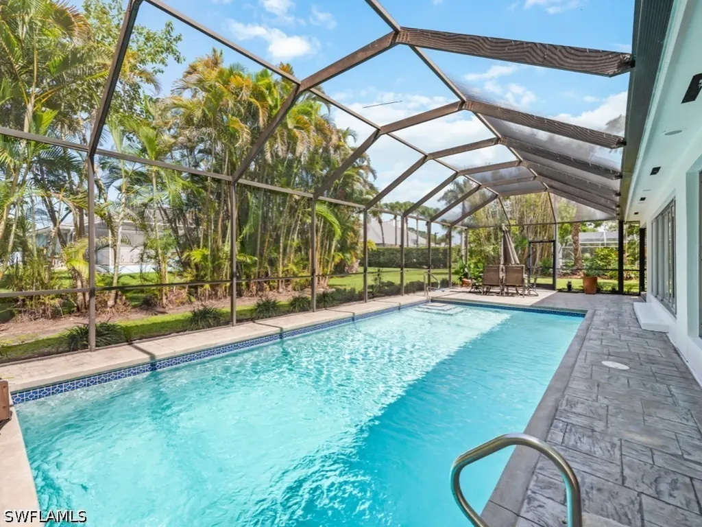 1131 Crayton Road Naples FL 34102