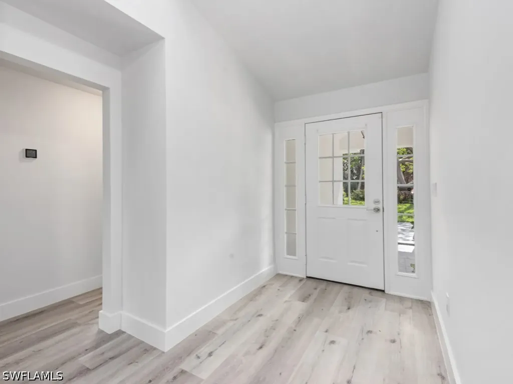1131 Crayton Road Naples FL 34102