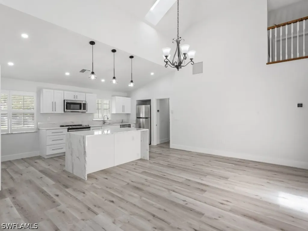1131 Crayton Road Naples FL 34102