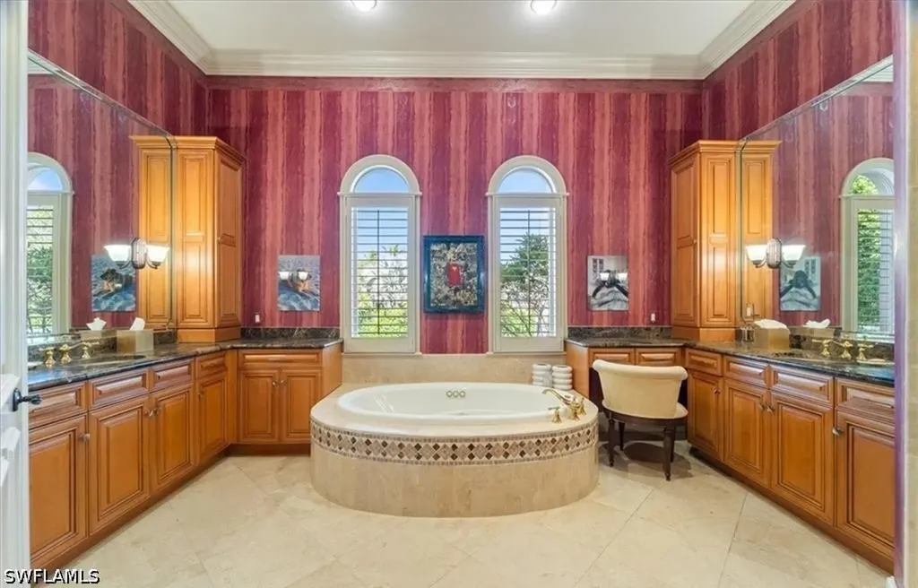 550 21st Avenue S Naples FL 34102