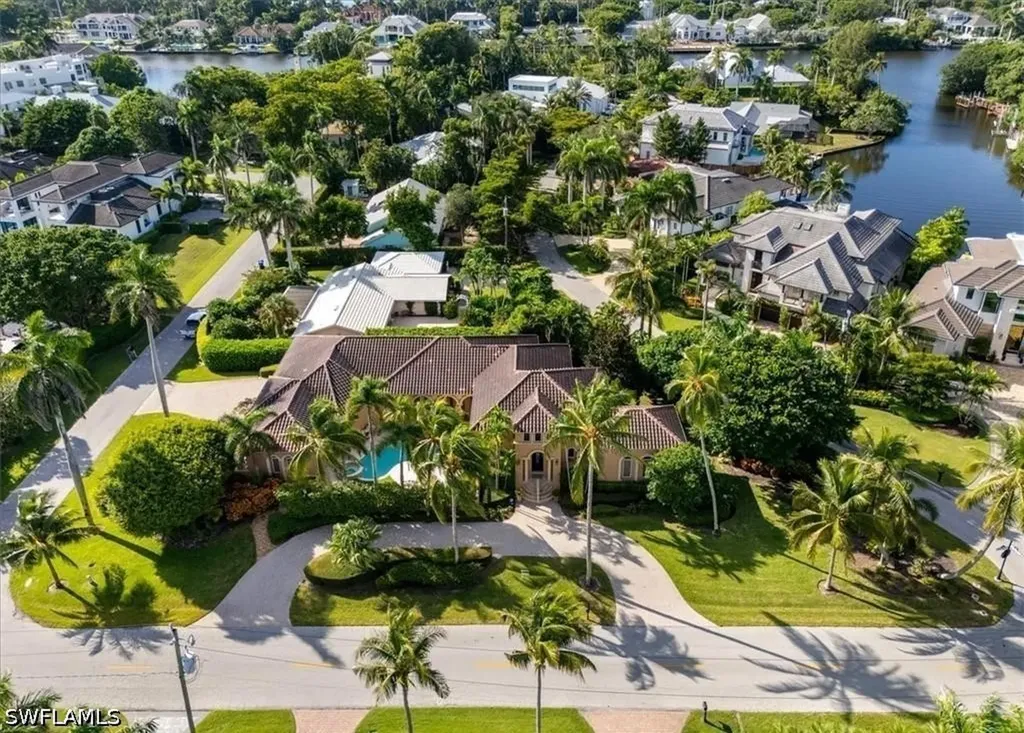550 21st Avenue S Naples FL 34102