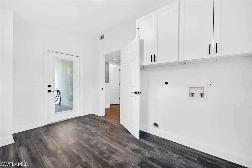 250 19th Street NW Naples FL 34120