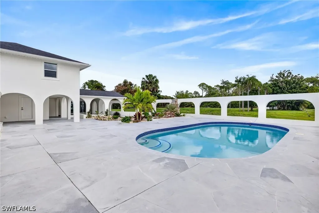 250 19th Street NW Naples FL 34120