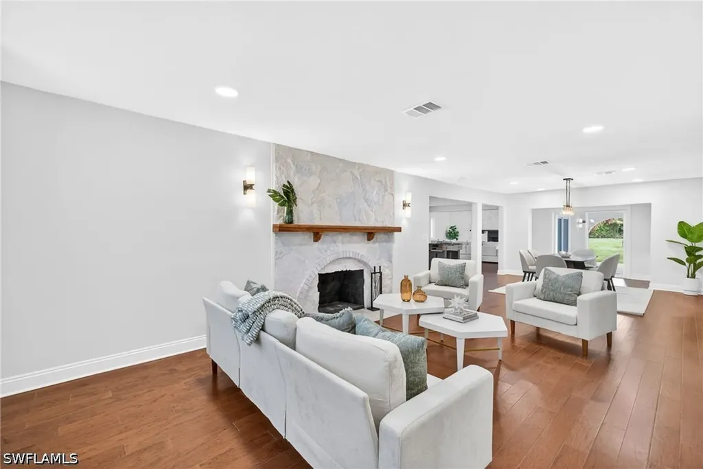 250 19th Street NW Naples FL 34120