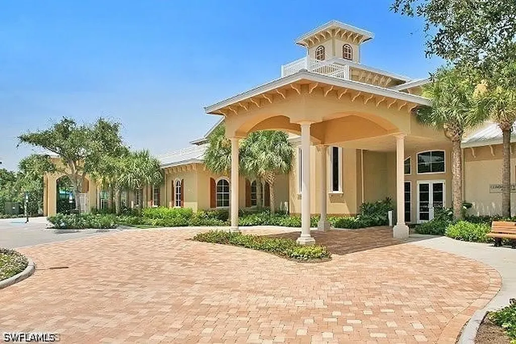 5635 Turtle Bay Drive Naples FL 34108-2750