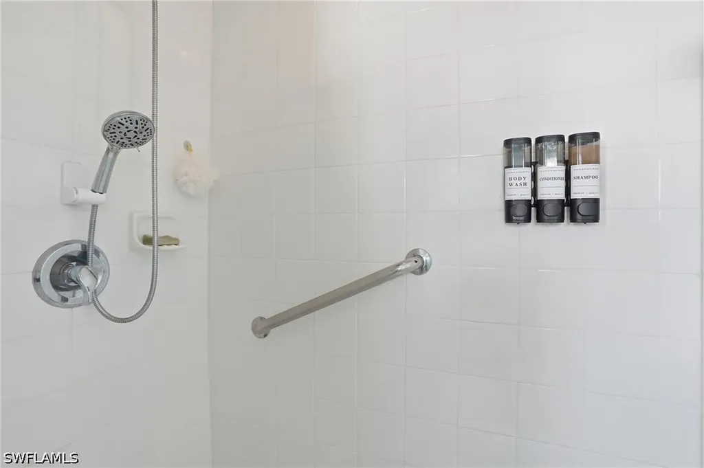 340 Robin Hood Circle Naples FL 34104