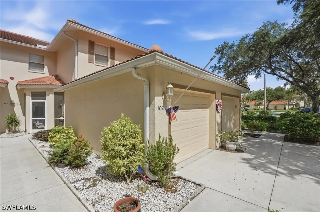 340 Robin Hood Circle Naples FL 34104
