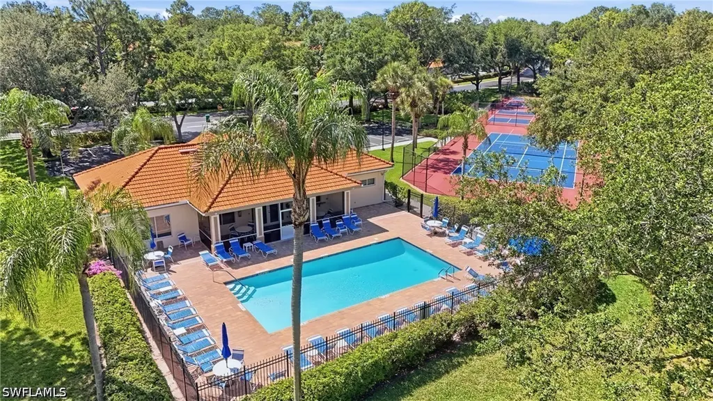 340 Robin Hood Circle Naples FL 34104